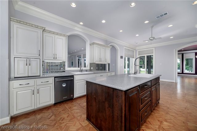 105629 S 4730 Road, Muldrow, OK 74948