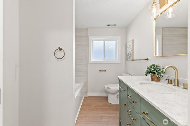 5025 45th Avenue SE, Lacey, WA 98503
