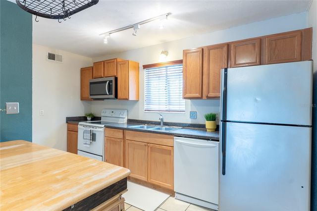 507 NW 39TH ROAD 132, Gainesville, FL 32607