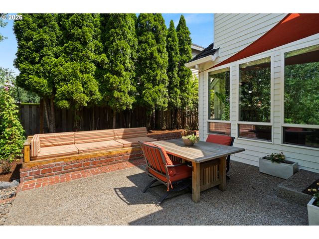 4896 HASTINGS Dr, Lake Oswego, OR 97035