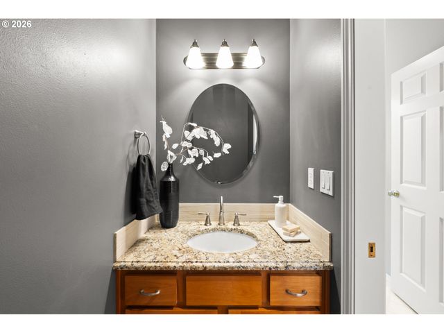 4896 HASTINGS Dr, Lake Oswego, OR 97035