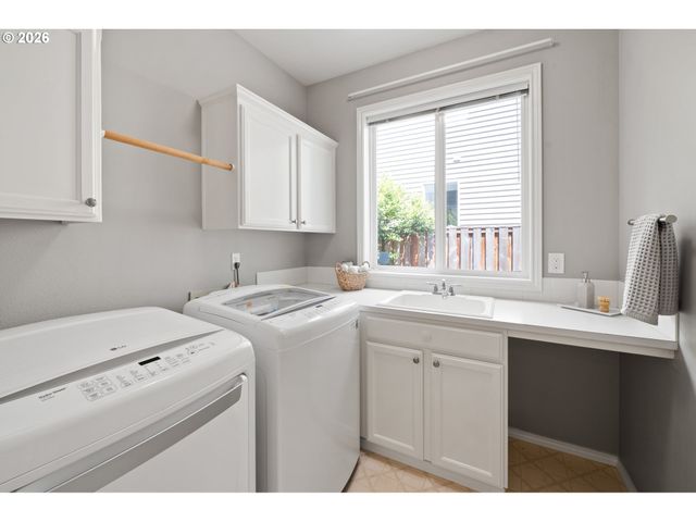 4896 HASTINGS Dr, Lake Oswego, OR 97035