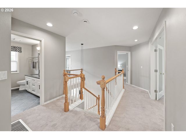 4896 HASTINGS Dr, Lake Oswego, OR 97035