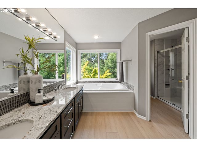 4896 HASTINGS Dr, Lake Oswego, OR 97035