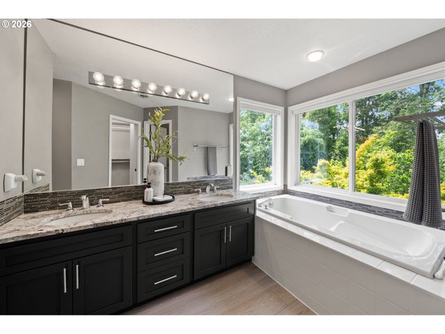 4896 HASTINGS Dr, Lake Oswego, OR 97035