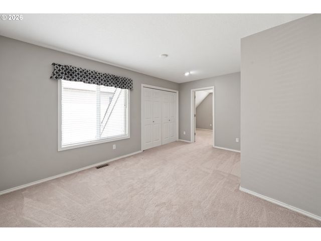 4896 HASTINGS Dr, Lake Oswego, OR 97035
