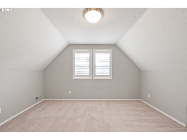 4896 HASTINGS Dr, Lake Oswego, OR 97035