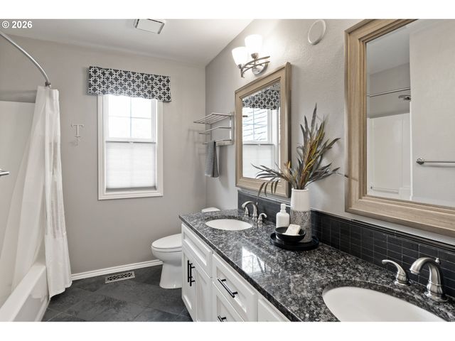 4896 HASTINGS Dr, Lake Oswego, OR 97035