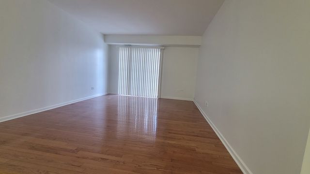 1603 N Windsor Drive 202, Arlington Heights, IL 60004