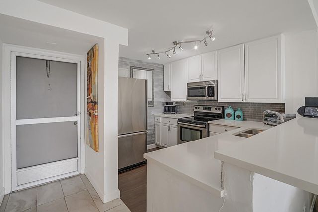 1609 N Riverside Drive Unit 304, Pompano Beach, FL 33062