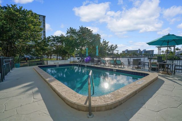 1609 N Riverside Drive Unit 304, Pompano Beach, FL 33062