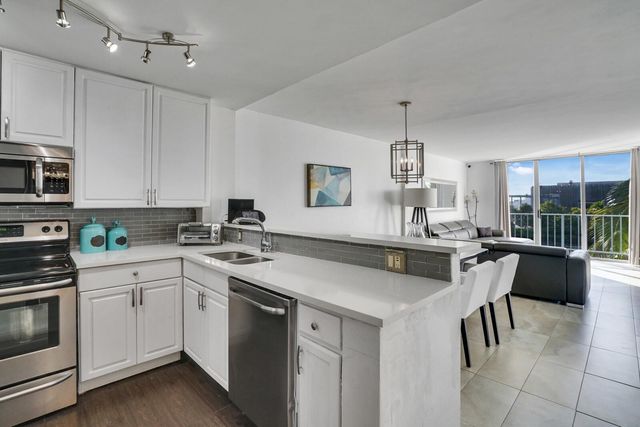 1609 N Riverside Drive Unit 304, Pompano Beach, FL 33062