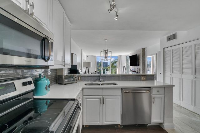 1609 N Riverside Drive Unit 304, Pompano Beach, FL 33062