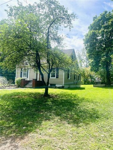 4 Davis Place, Hyde Park, NY 12538