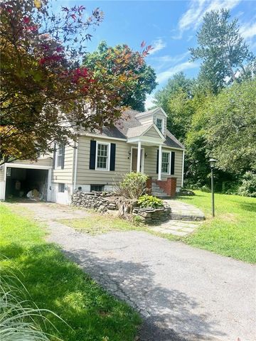 4 Davis Place, Hyde Park, NY 12538