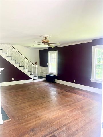 4 Davis Place, Hyde Park, NY 12538