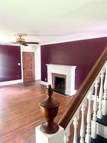 4 Davis Place, Hyde Park, NY 12538