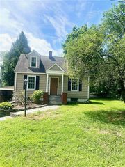4 Davis Place, Hyde Park, NY 12538