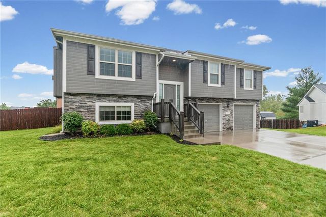19304 Switchgrass Court, Smithville, MO 64089