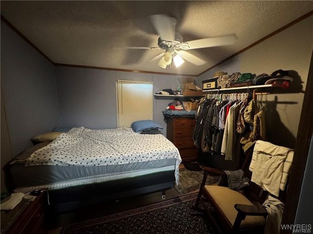 1352 Fernwood Drive, Lockport Town, NY 14094