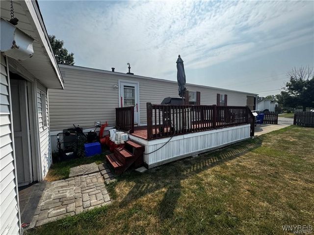 1352 Fernwood Drive, Lockport Town, NY 14094