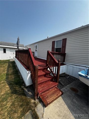 1352 Fernwood Drive, Lockport Town, NY 14094