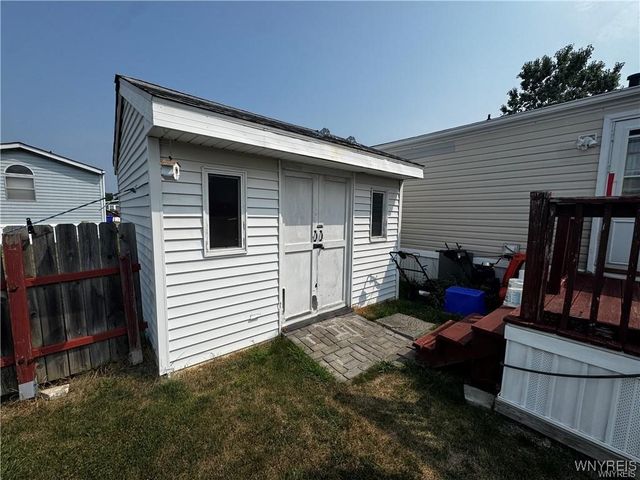 1352 Fernwood Drive, Lockport Town, NY 14094