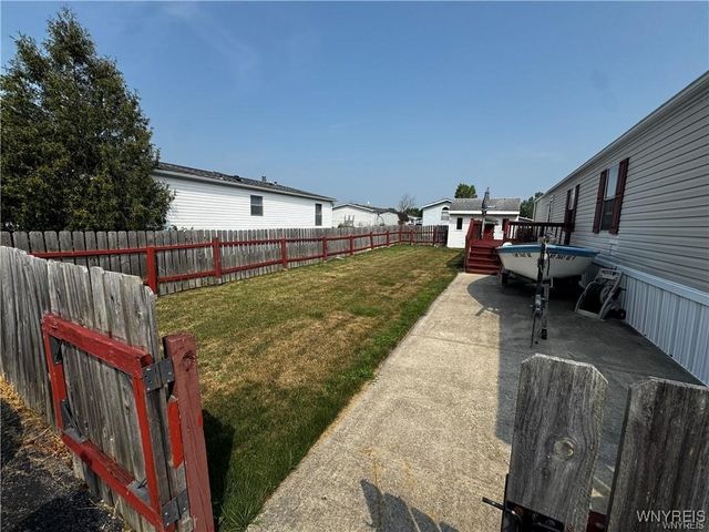 1352 Fernwood Drive, Lockport Town, NY 14094