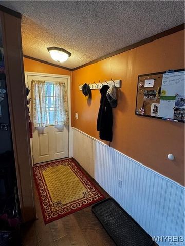 1352 Fernwood Drive, Lockport Town, NY 14094