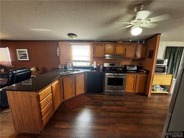 1352 Fernwood Drive, Lockport Town, NY 14094