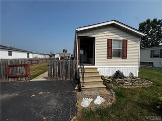 1352 Fernwood Drive, Lockport Town, NY 14094