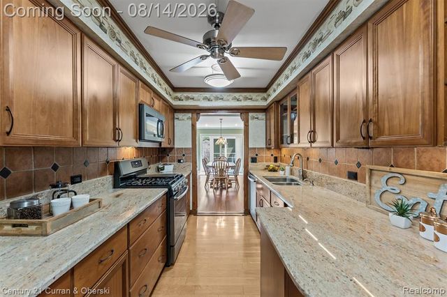 660 N Sheldon Road, Plymouth, MI 48170