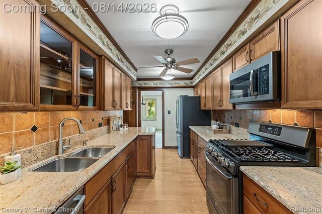 660 N Sheldon Road, Plymouth, MI 48170