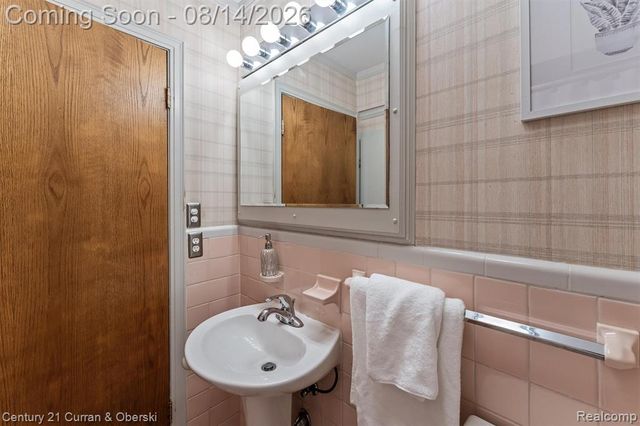 660 N Sheldon Road, Plymouth, MI 48170
