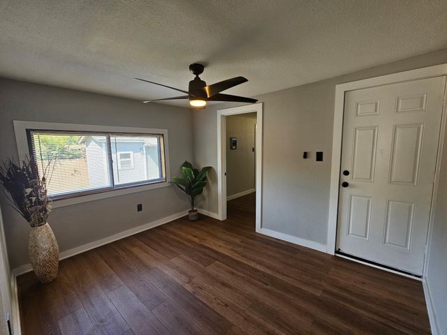 319 Lowe Street, Palestine, TX 75803