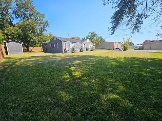 319 Lowe Street, Palestine, TX 75803