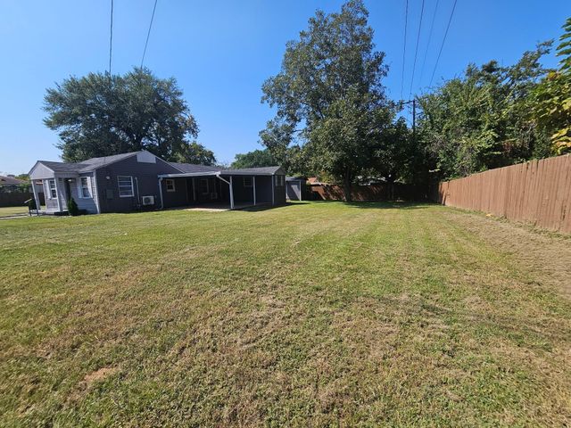319 Lowe Street, Palestine, TX 75803