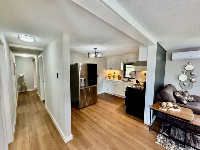 319 Lowe Street, Palestine, TX 75803