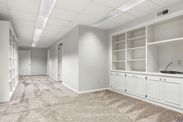 2319 SW Mayfair PL, Topeka, KS 66611