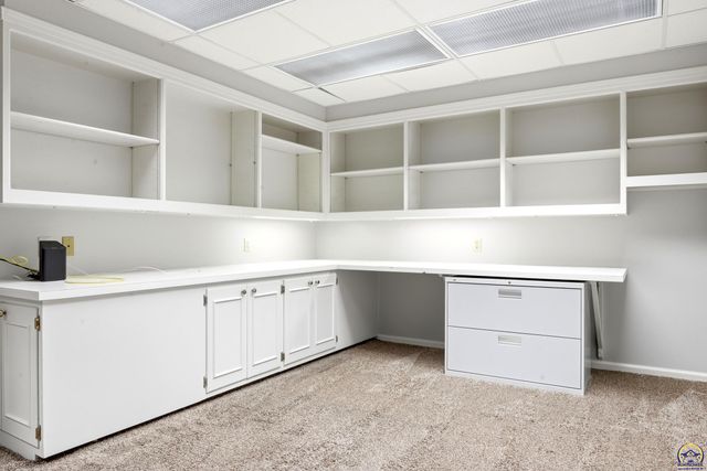 2319 SW Mayfair PL, Topeka, KS 66611