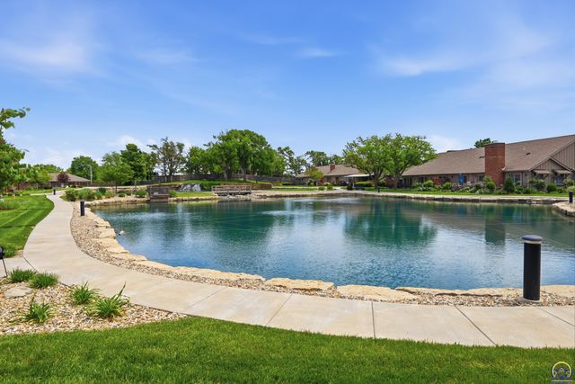 2319 SW Mayfair PL, Topeka, KS 66611