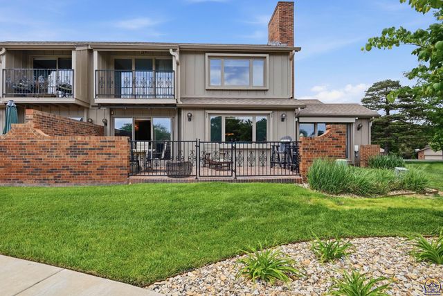 2319 SW Mayfair PL, Topeka, KS 66611