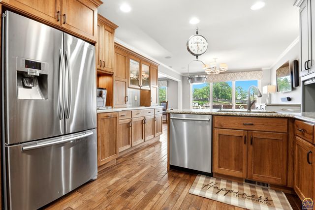 2319 SW Mayfair PL, Topeka, KS 66611