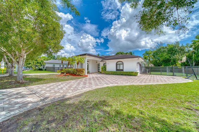 17265 SW 92nd Court, Palmetto Bay, FL 33157
