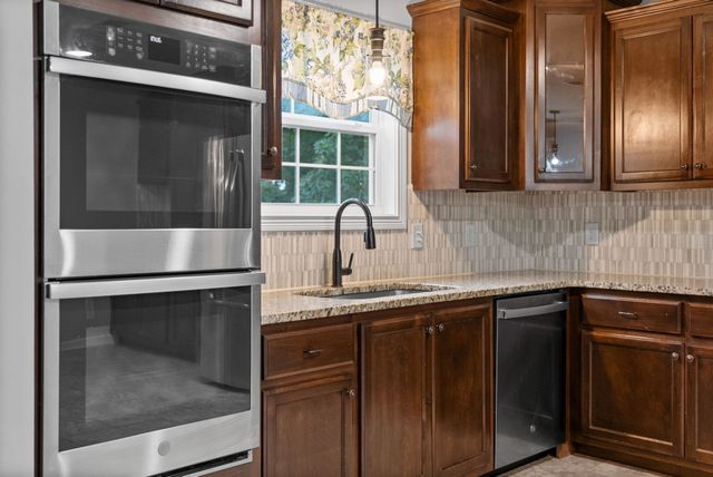 3771 Chapel Hill Rd, Clarksville, TN 37040