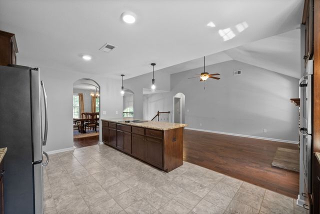 3771 Chapel Hill Rd, Clarksville, TN 37040