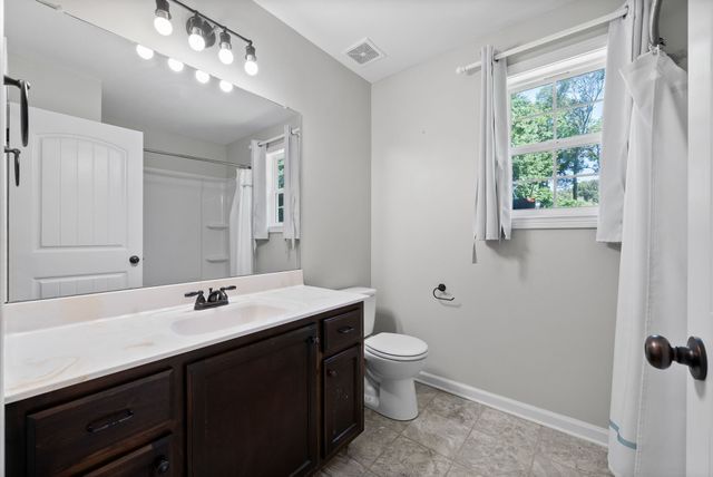 3771 Chapel Hill Rd, Clarksville, TN 37040