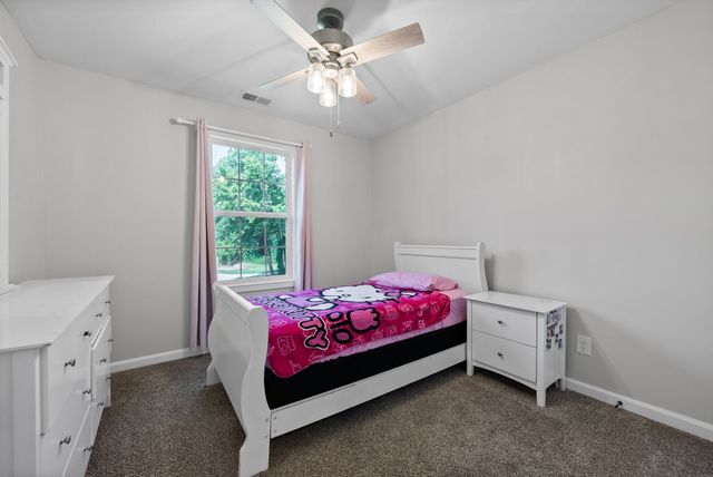 3771 Chapel Hill Rd, Clarksville, TN 37040