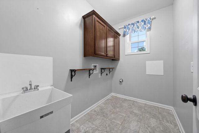 3771 Chapel Hill Rd, Clarksville, TN 37040