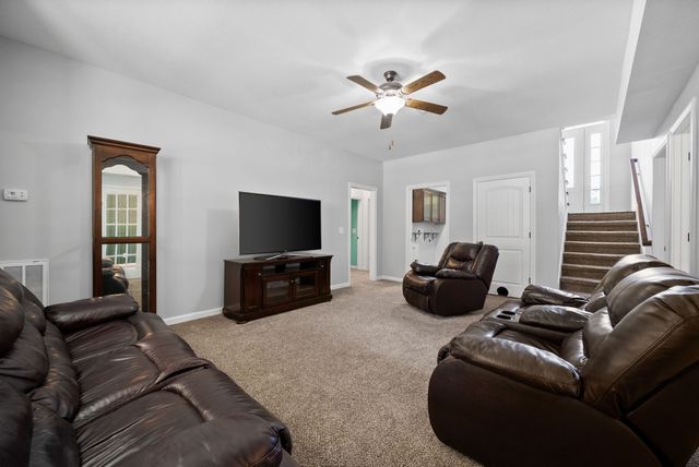 3771 Chapel Hill Rd, Clarksville, TN 37040